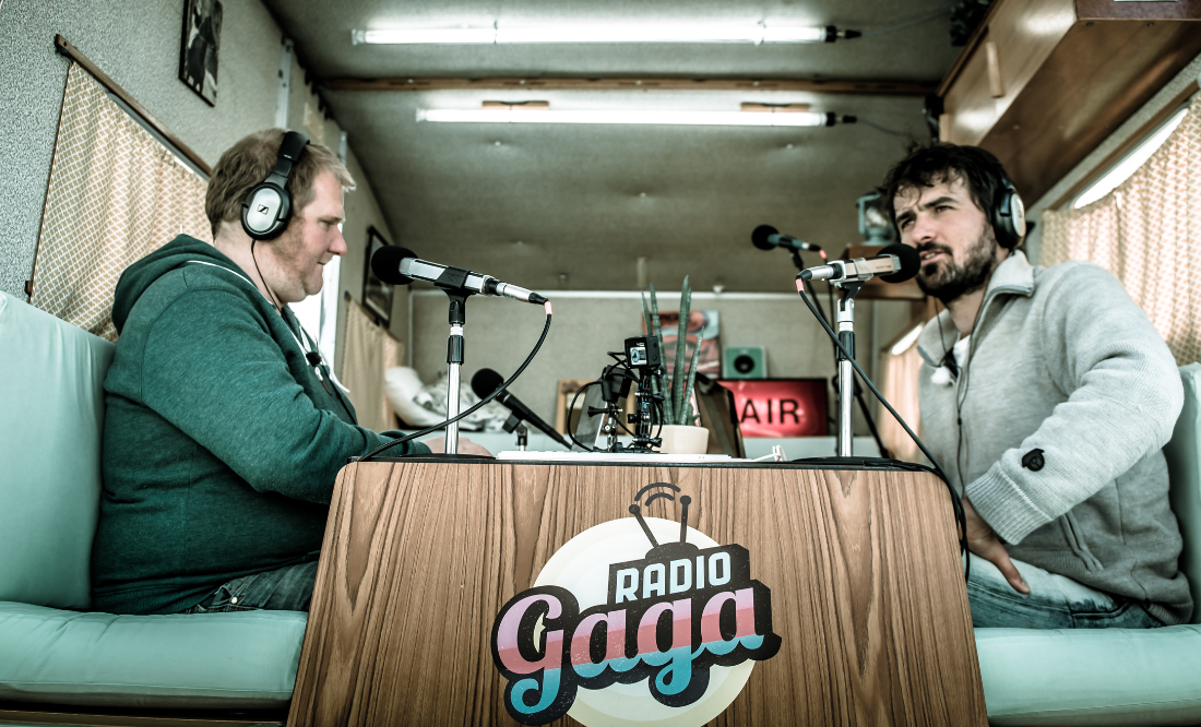 Radio Gaga Speaks French
